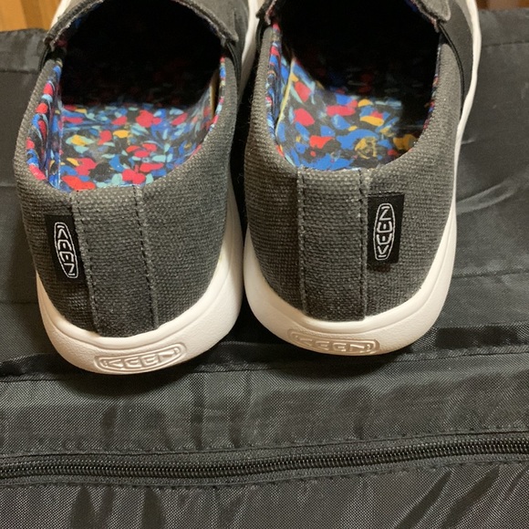 KEEN Shoes - Picture 9 of 12